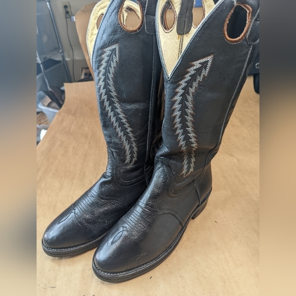 Cowtown Boots men's size 9.5D black Shrunken Bull Shoulder leather classic Weste